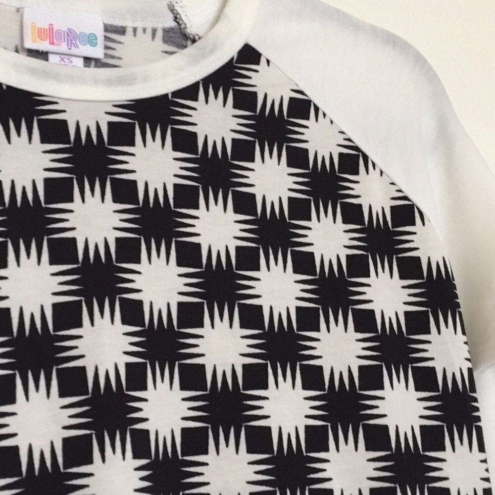 XS LuLaRoe Randy Tee‎ - Picture 2 of 4